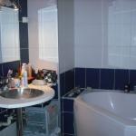HYERES Ctre Ville - Ds R�s. Magnifique Studio de 33 m� enti�rement refait,  au 3�me �tage avec ascenseur,  une