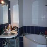 HYERES Ctre Ville - Ds R�s. Magnifique Studio de 33 m� enti�rement refait,  au 3�me �tage avec ascenseur,  une